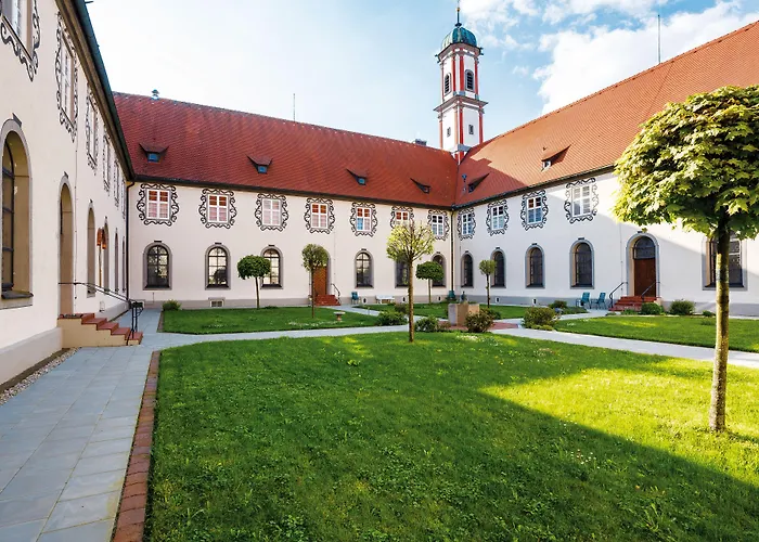 Kuroase Im Kloster
