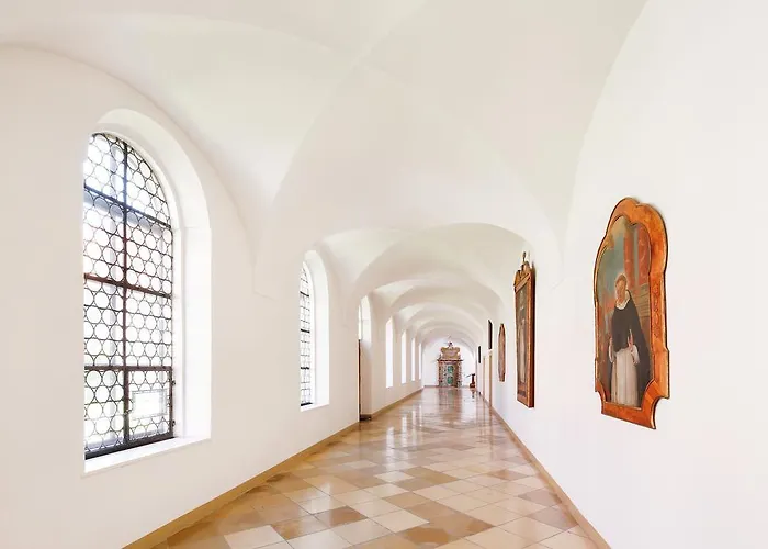 Kuroase Im Kloster 3*